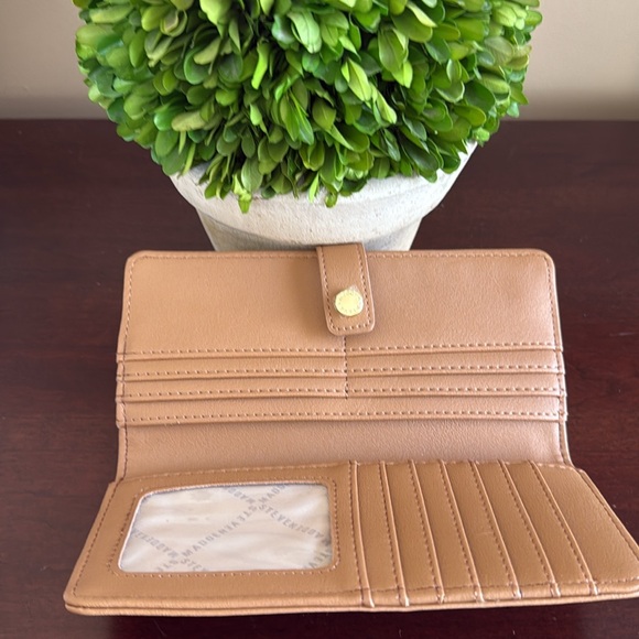 STEVE MADDEN TAN BIFOLD FLAP WITH GOLD ACCENTS WALLET 🌟NWOT🌟 - Picture 12 of 14